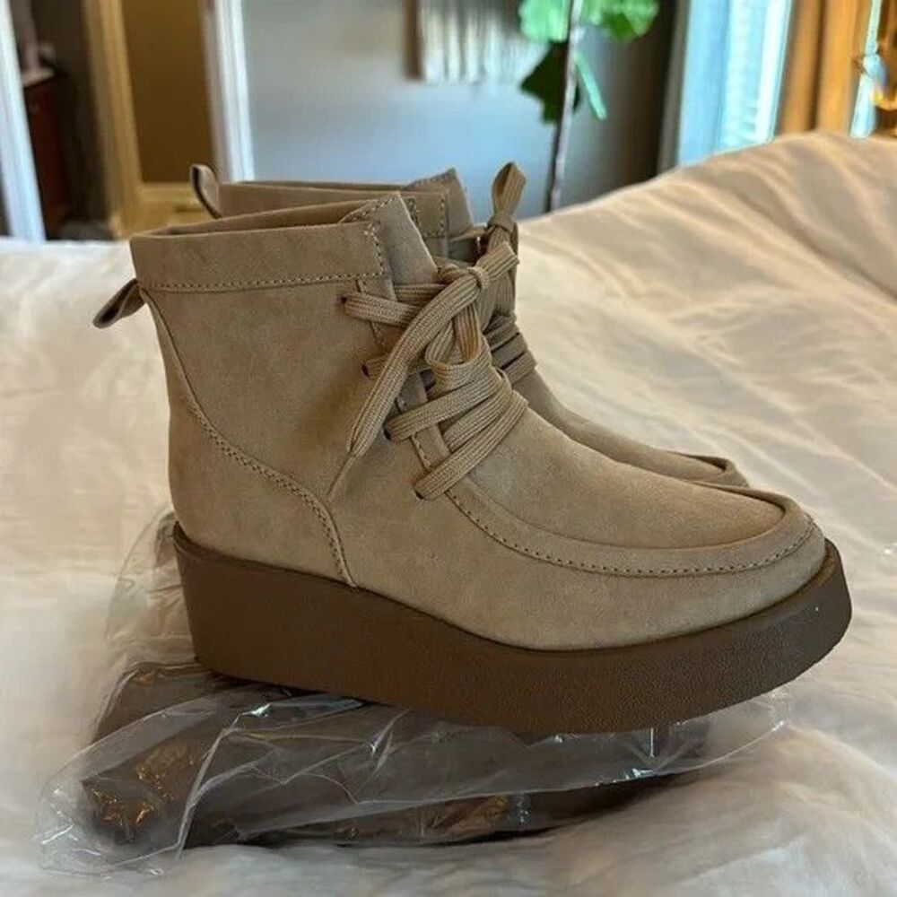 Old Navy Women’s Chukka Boots – Size 8, Gray Suede, Lace-Up Desert Style, Casual - Picture 2 of 6